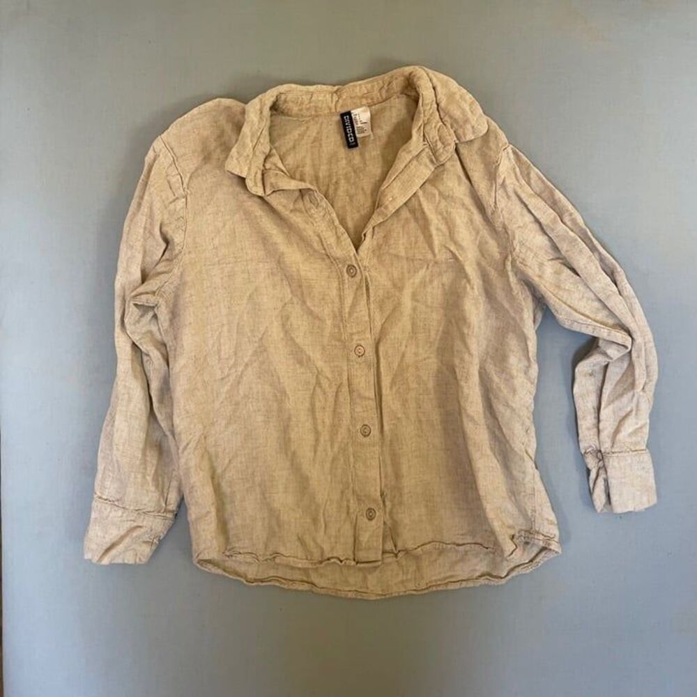 Divided H&M Size Medium Cream Long Sleeve Collared Button-Up Shirt